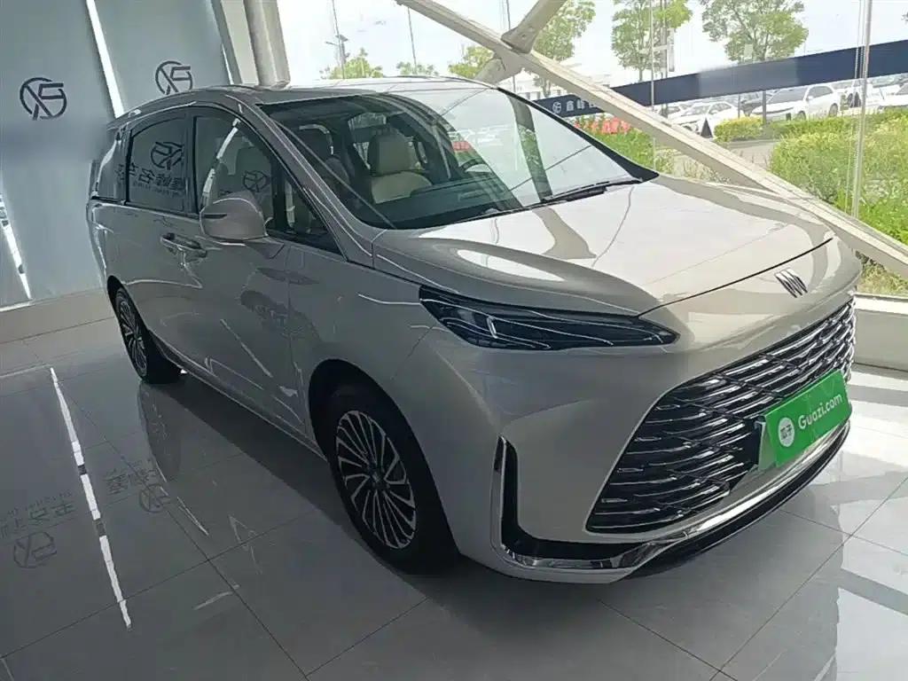 Buick GL8 PHEV 2025 Land Cruiser Premium Edition — миниатюра 4