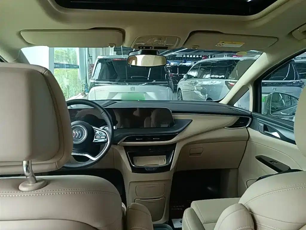 Buick GL8 PHEV 2025 Land Cruiser Premium Edition — миниатюра 10