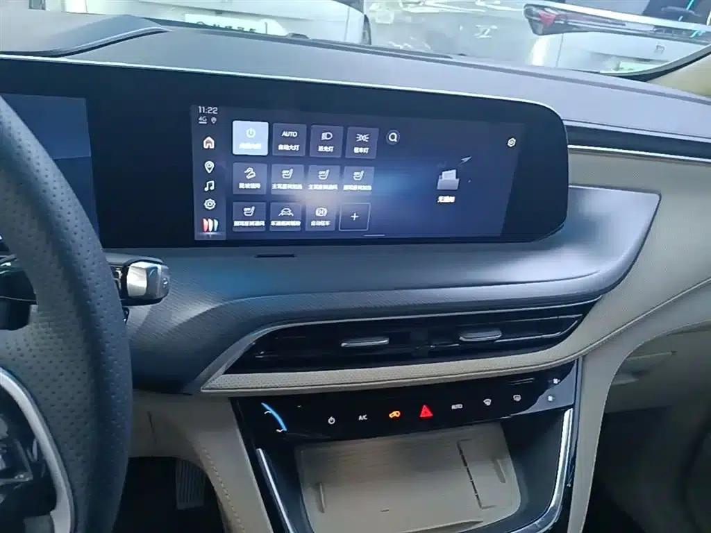 Buick GL8 PHEV 2025 Land Cruiser Premium Edition — миниатюра 13