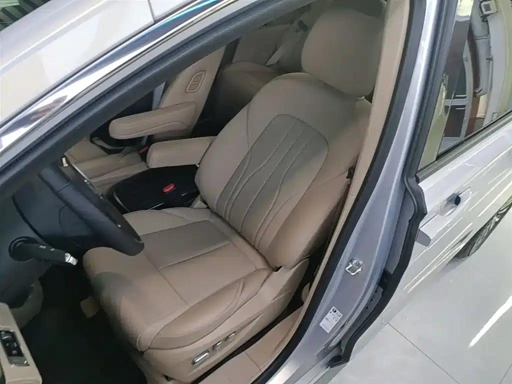 Buick GL8 PHEV 2025 Land Cruiser Premium Edition — миниатюра 15