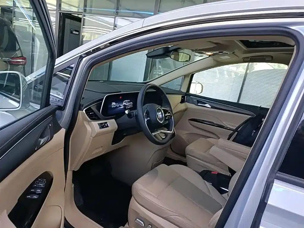 Buick GL8 PHEV 2025 Land Cruiser Premium Edition — миниатюра 16