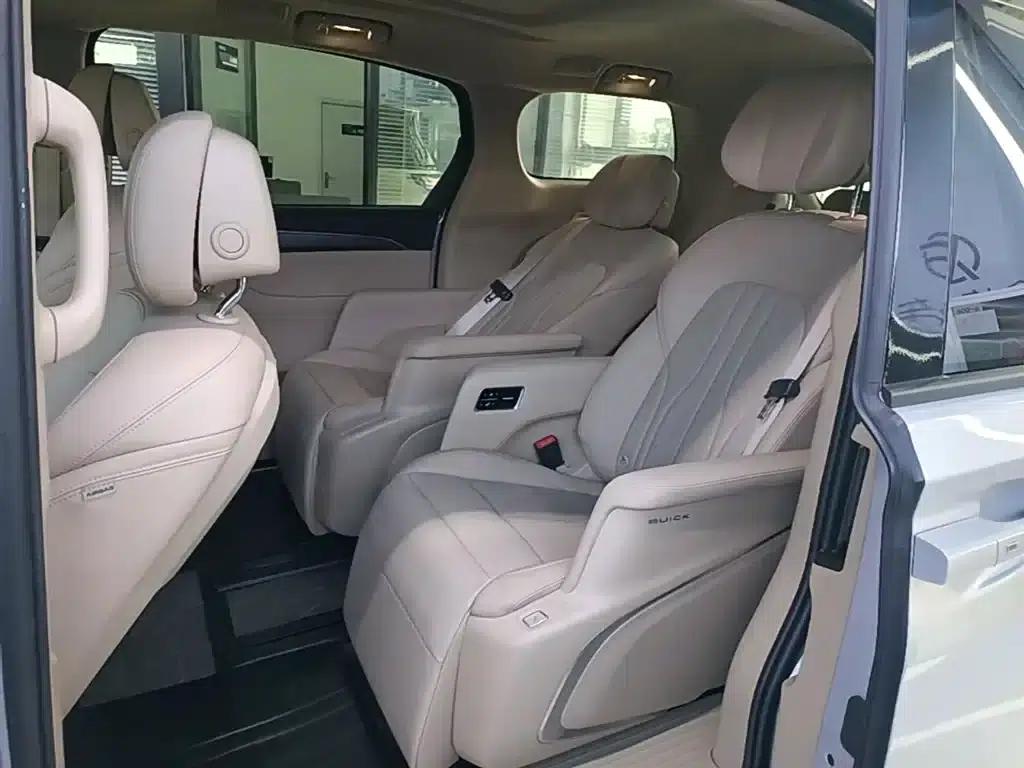 Buick GL8 PHEV 2025 Land Cruiser Premium Edition — миниатюра 17