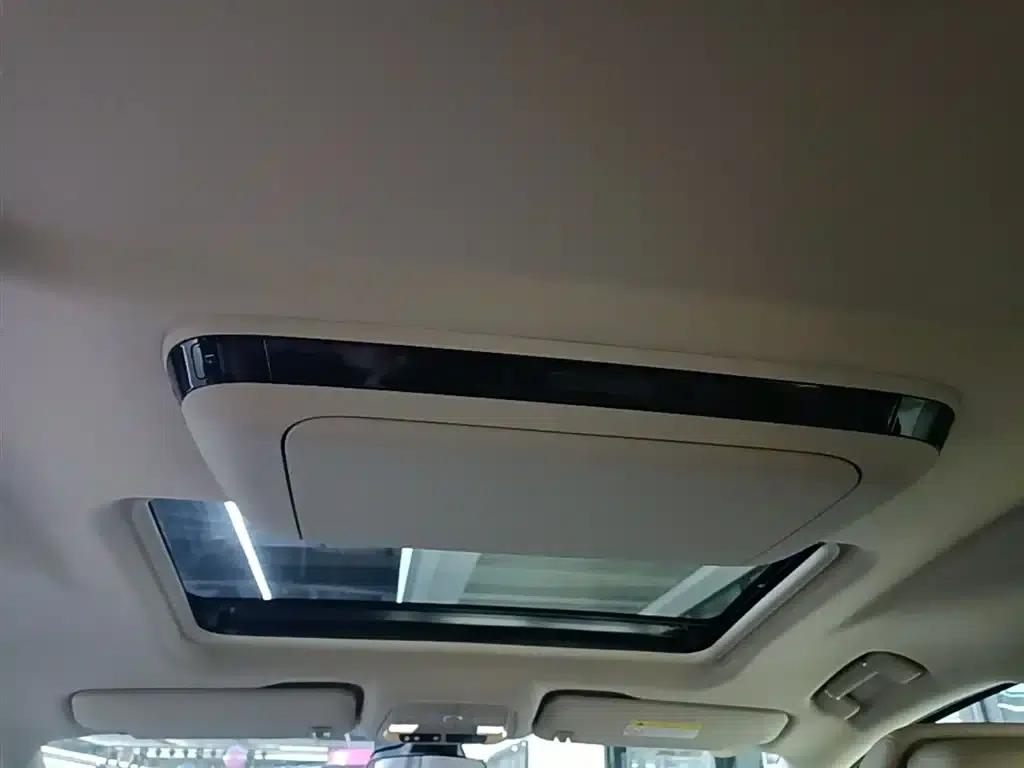 Buick GL8 PHEV 2025 Land Cruiser Premium Edition — миниатюра 18