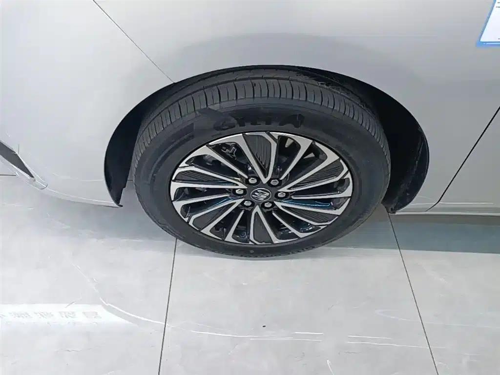 Buick GL8 PHEV 2025 Land Cruiser Premium Edition — миниатюра 23