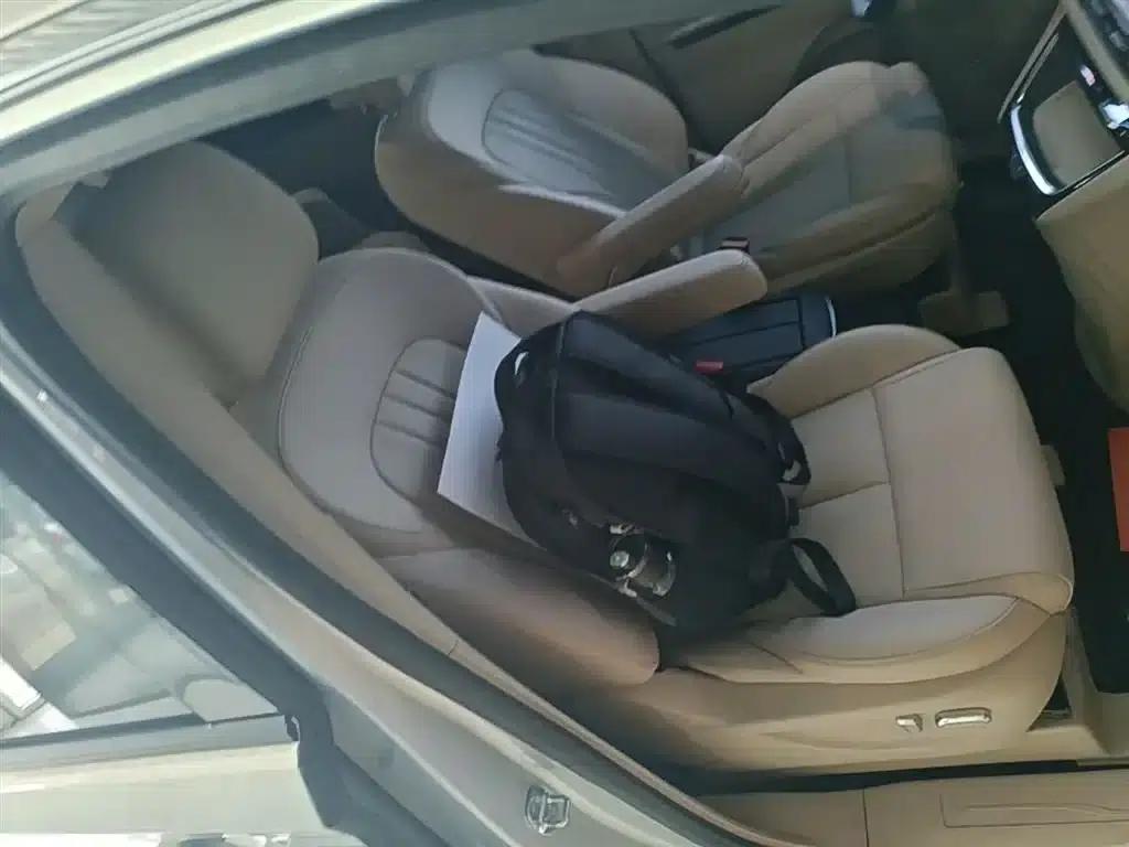 Buick GL8 PHEV 2025 Land Cruiser Premium Edition — миниатюра 25