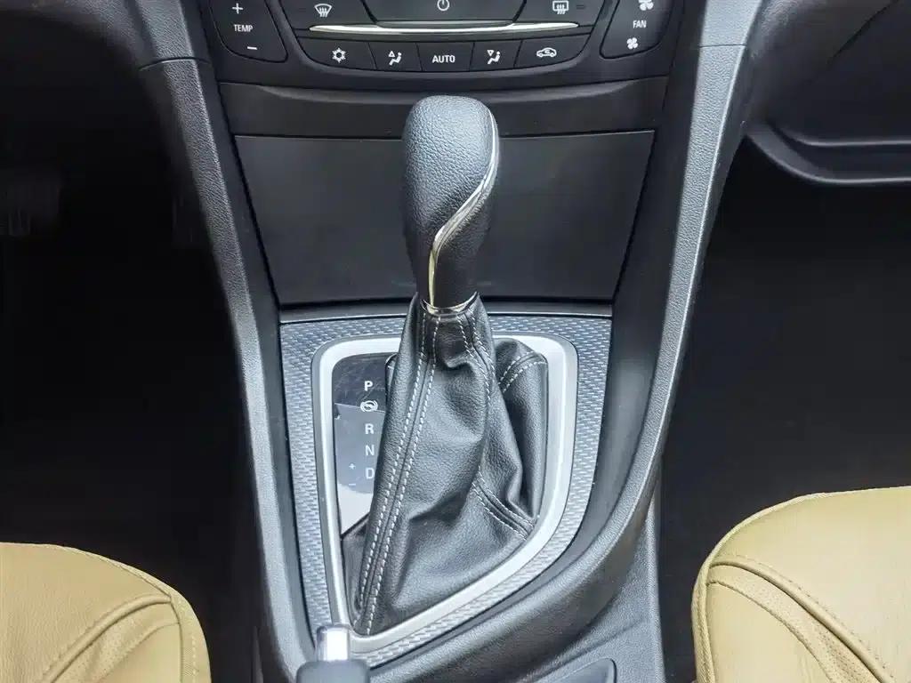 Buick Verano 2019 18T Automatic Connected Flagship Model (China VI Emission Standard) — миниатюра 13