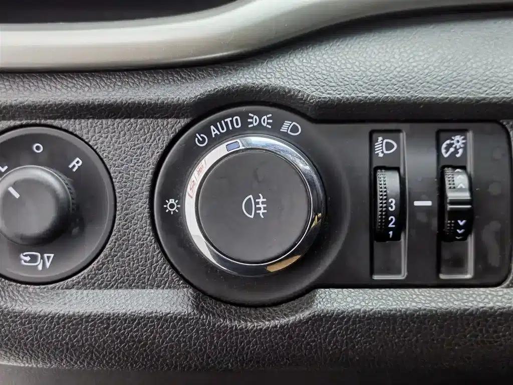 Buick Verano 2019 18T Automatic Connected Flagship Model (China VI Emission Standard) — миниатюра 21