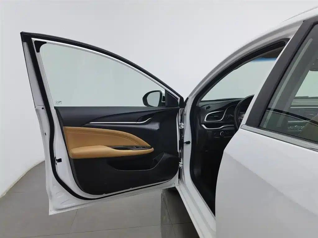 Buick Verano 2019 18T Automatic Connected Flagship Model (China VI Emission Standard) — миниатюра 8