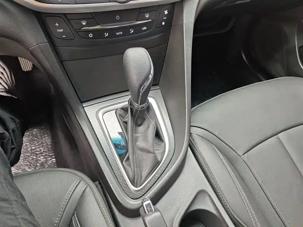 Buick Verano 2019 18T Automatic Connected Elite Model (China VI Emission Standard) — миниатюра 14