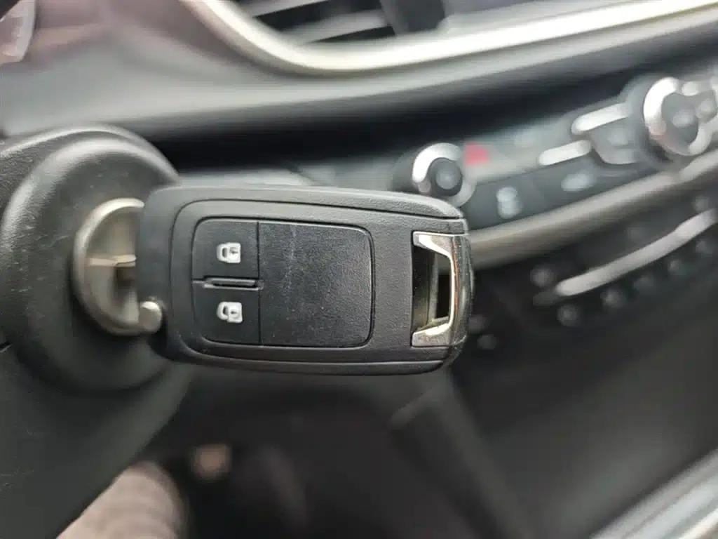 Buick Verano 2019 18T Automatic Connected Elite Model (China VI Emission Standard) — миниатюра 9