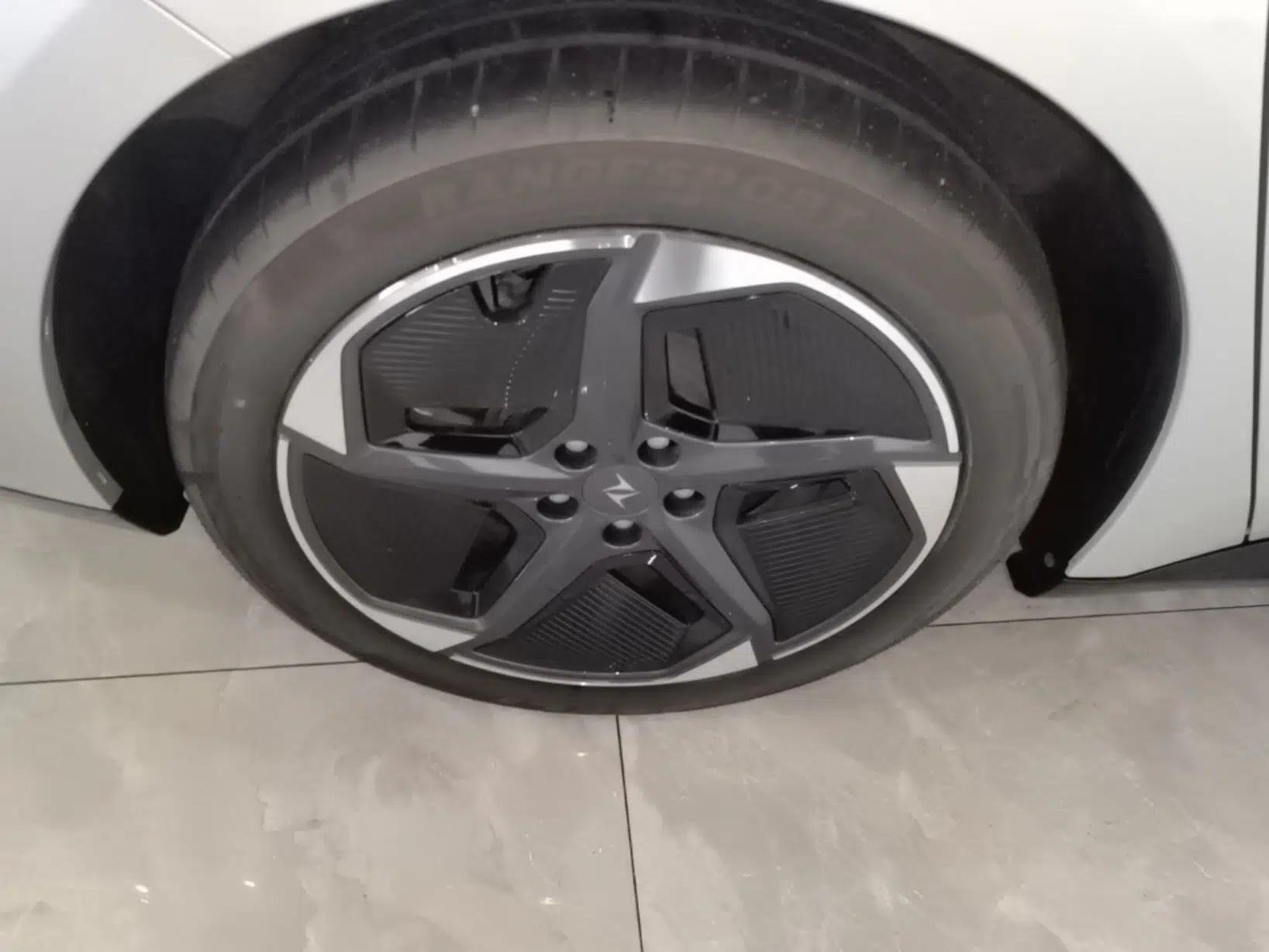 Dongfeng eπ eπ007 2024 200Pro Range-Extended Version — миниатюра 10