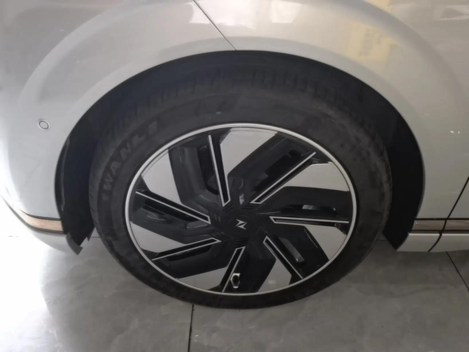 Dongfeng eπ eπ008 2024 210Max Range-Extended Version 6 Seats — миниатюра 8