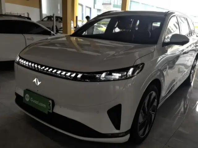 Dongfeng eπ eπ008 2024 636Max All-Electric Version 6 Seats