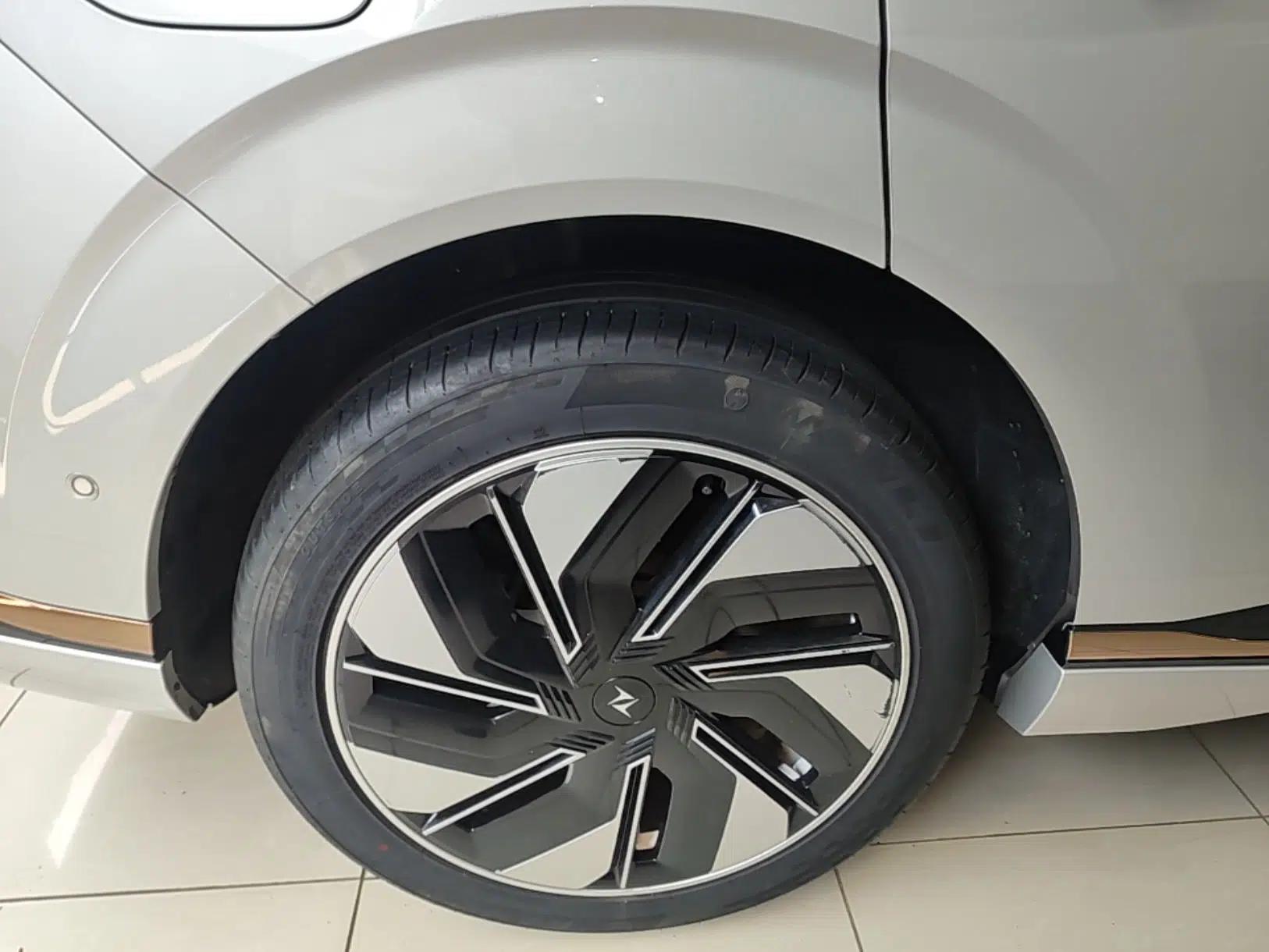 Dongfeng eπ eπ008 2024 210Max Range-Extended Version 6 Seats — миниатюра 10