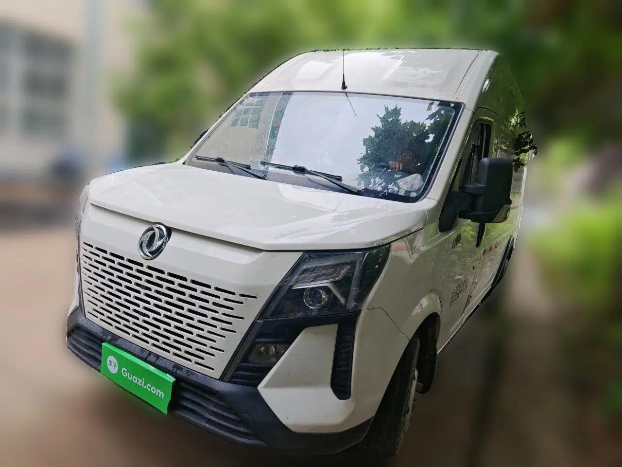 Dongfeng Yufeng 2023 V9+ 2.3T Manual Rear-Drive Cargo Van with Dual Rear Tires 3-Seater — миниатюра 1