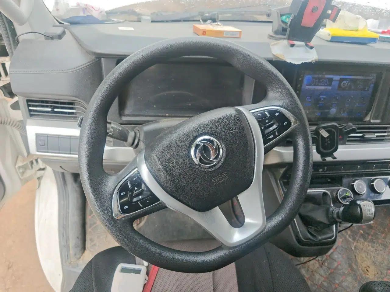 Dongfeng Yufeng 2023 V9+ 2.3T Manual Rear-Drive Cargo Van with Dual Rear Tires 3-Seater — миниатюра 11