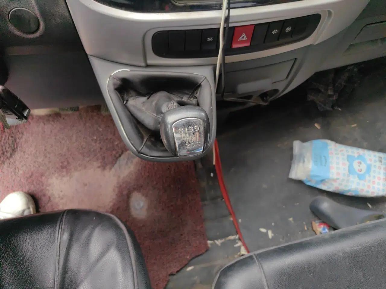 Dongfeng Yufeng 2020 2.3T Economy Van Long Wheelbase High Roof 3-Seater WP2.3 — миниатюра 15