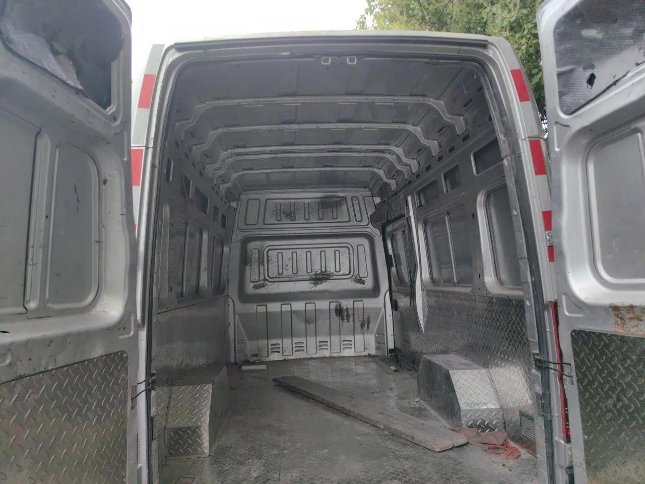 Dongfeng Yufeng 2020 2.3T Economy Van Long Wheelbase High Roof 3-Seater WP2.3 — миниатюра 20
