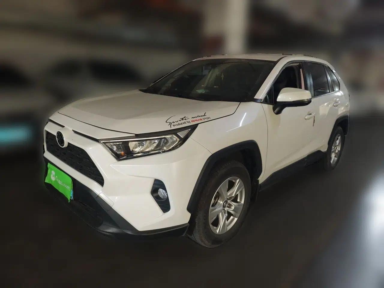 Toyota RAV4 2020 2.0L CVT Two-Wheel Drive Urban Edition — миниатюра 1