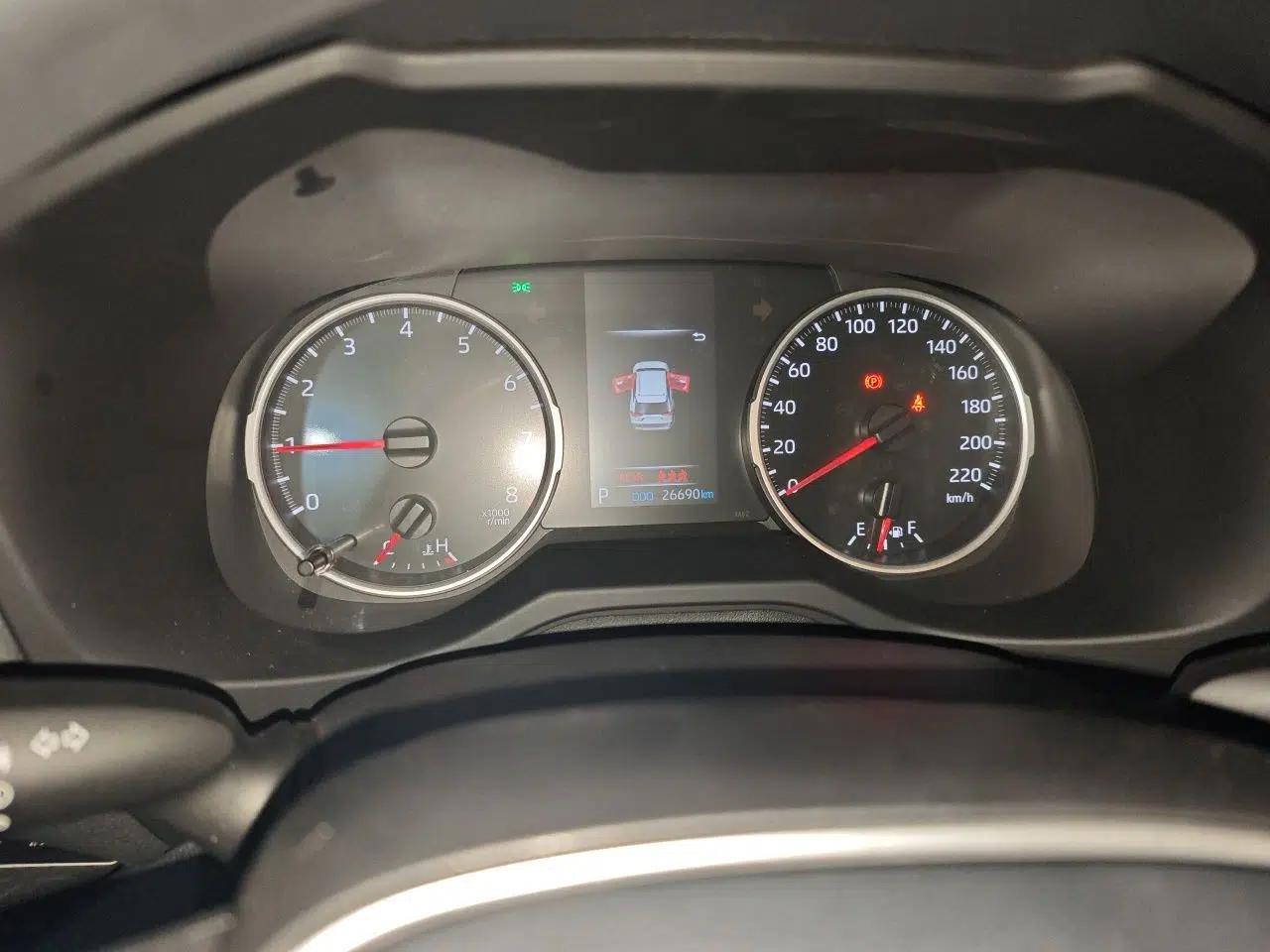 Toyota RAV4 2020 2.0L CVT Two-Wheel Drive Urban Edition — миниатюра 12