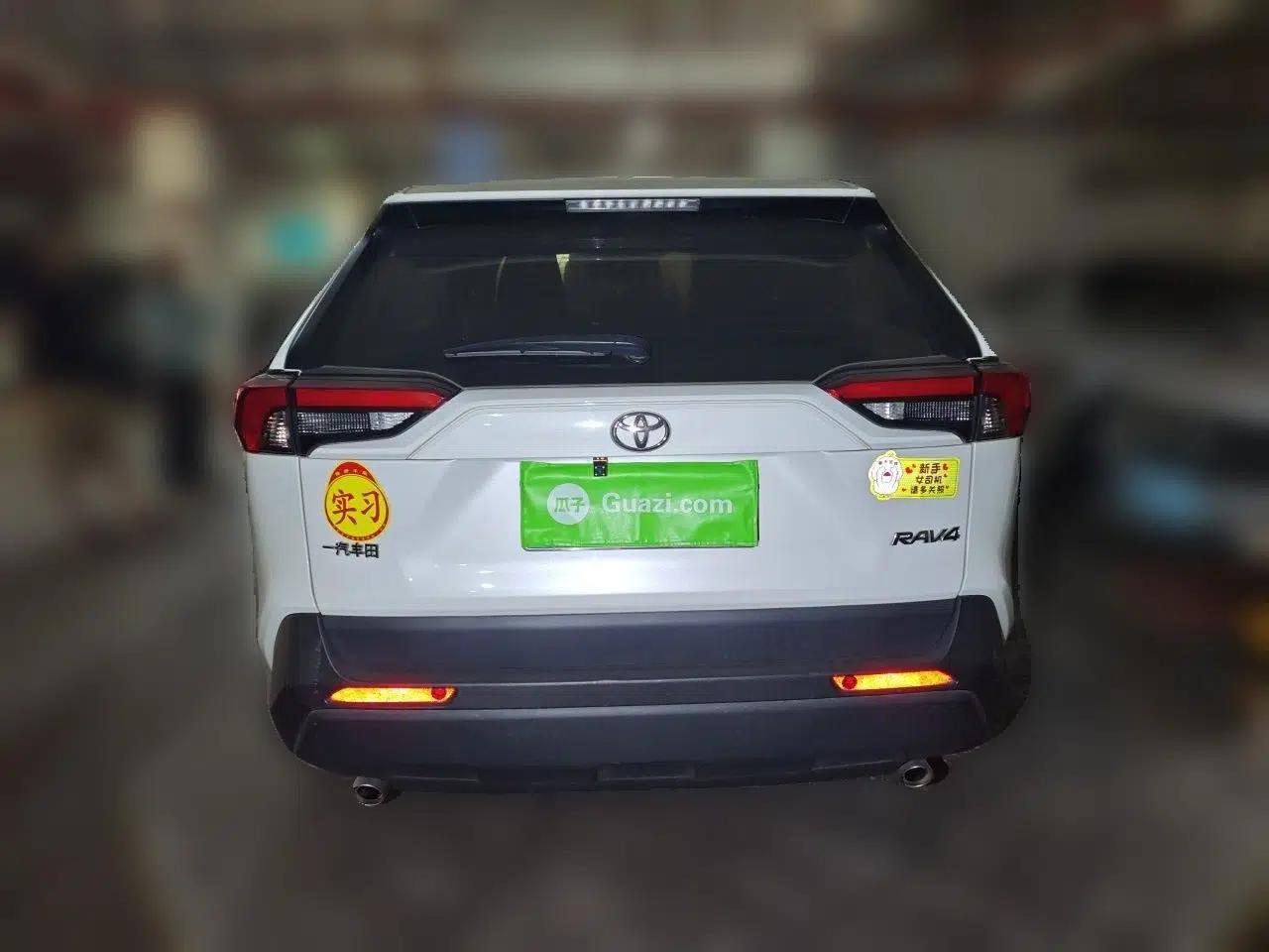 Toyota RAV4 2020 2.0L CVT Two-Wheel Drive Urban Edition — миниатюра 5