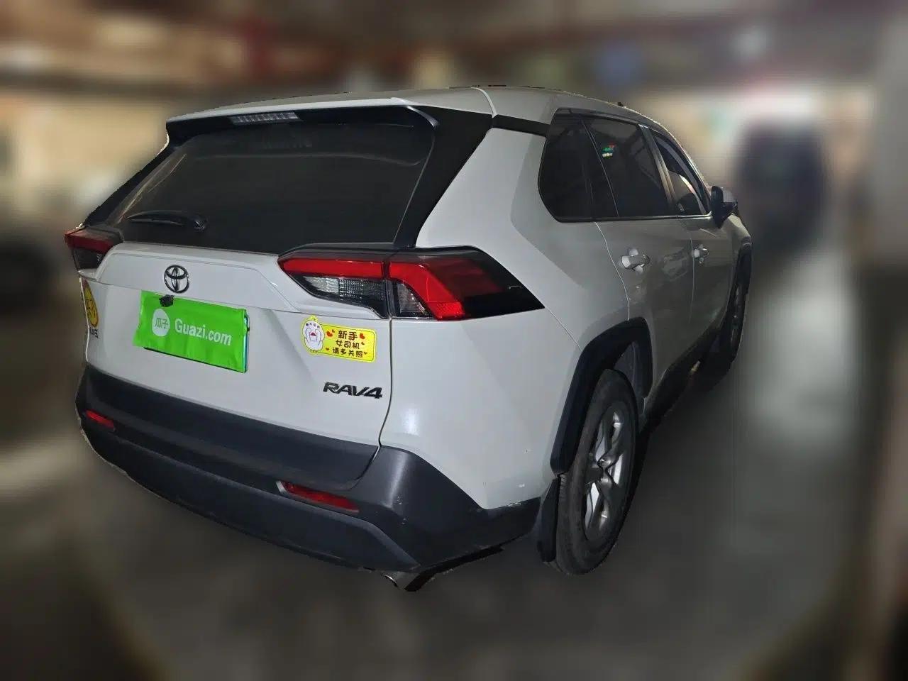 Toyota RAV4 2020 2.0L CVT Two-Wheel Drive Urban Edition — миниатюра 6