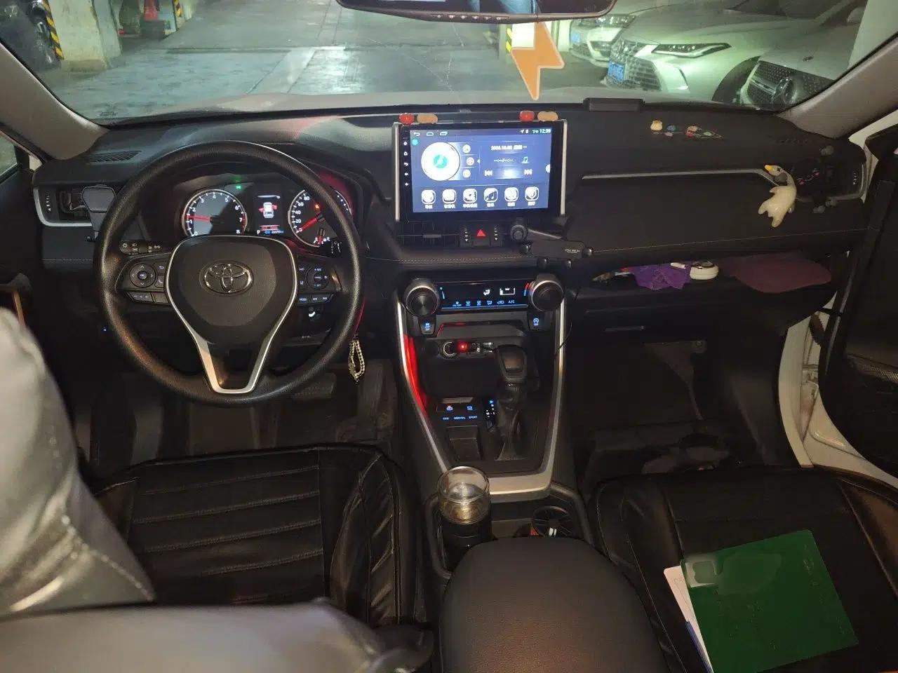 Toyota RAV4 2020 2.0L CVT Two-Wheel Drive Urban Edition — миниатюра 10