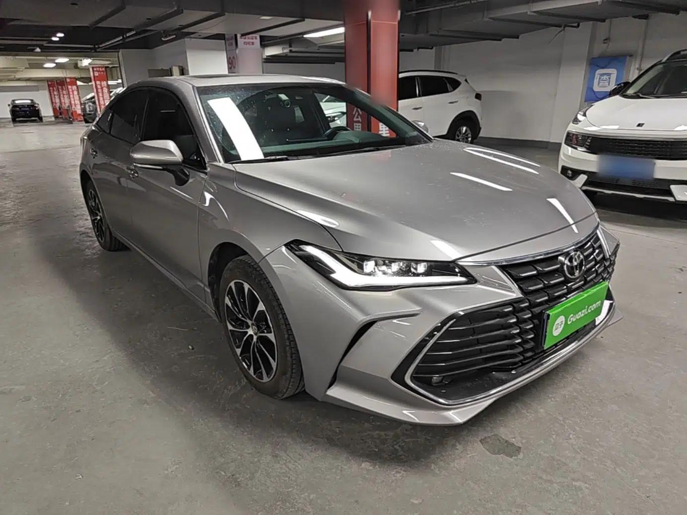 Toyota Avalon 2023 2.0L Luxury Edition — миниатюра 3