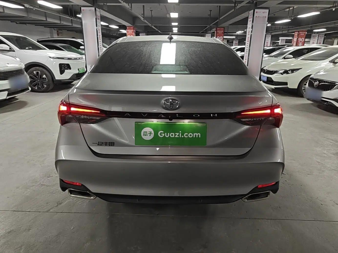 Toyota Avalon 2023 2.0L Luxury Edition — миниатюра 5