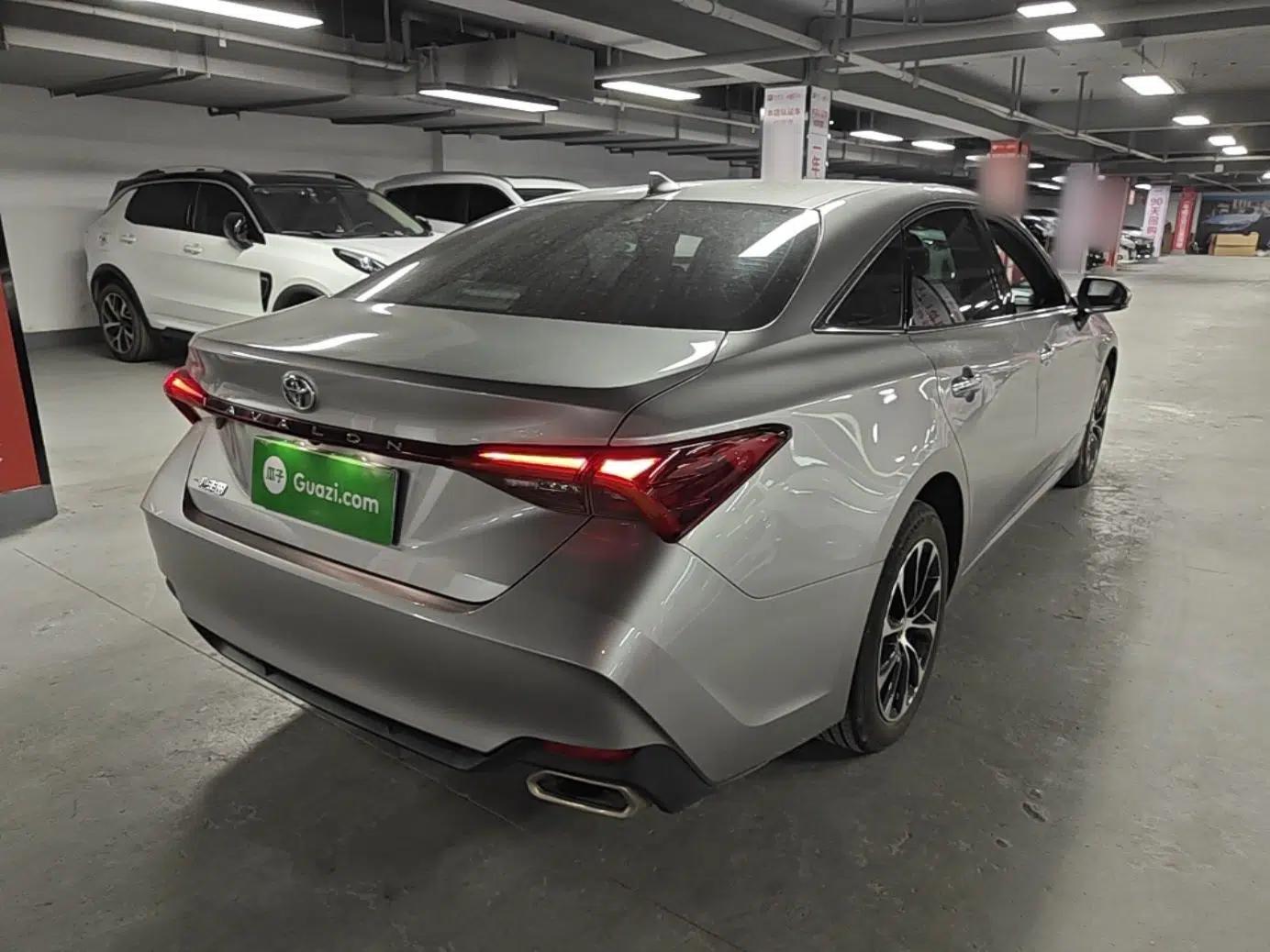 Toyota Avalon 2023 2.0L Luxury Edition — миниатюра 6