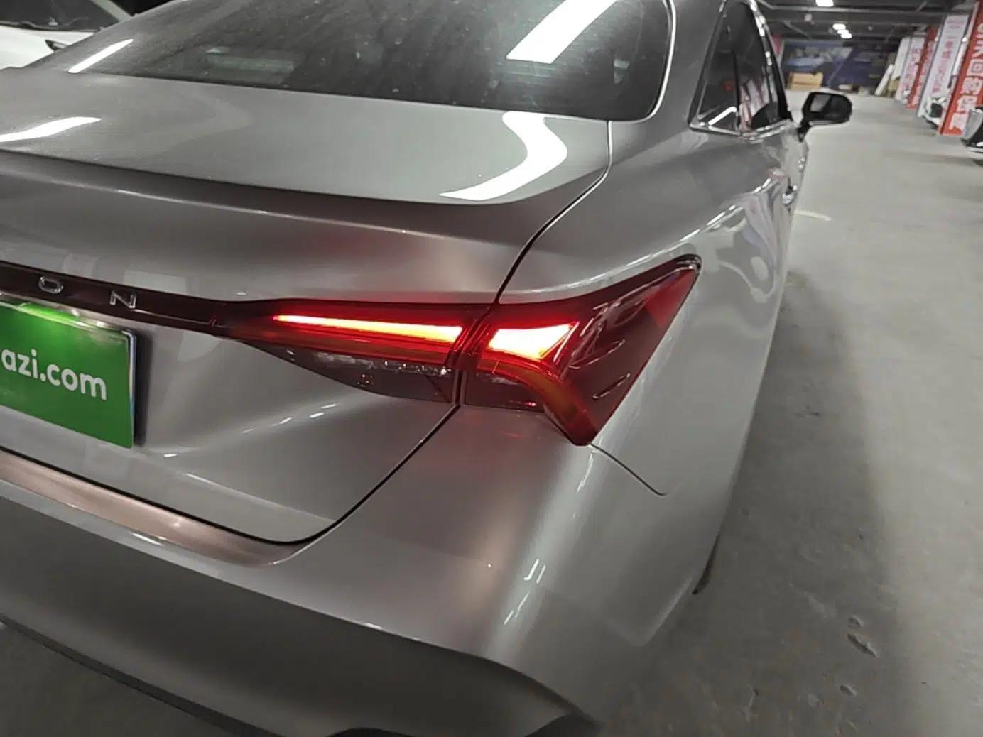 Toyota Avalon 2023 2.0L Luxury Edition — миниатюра 7