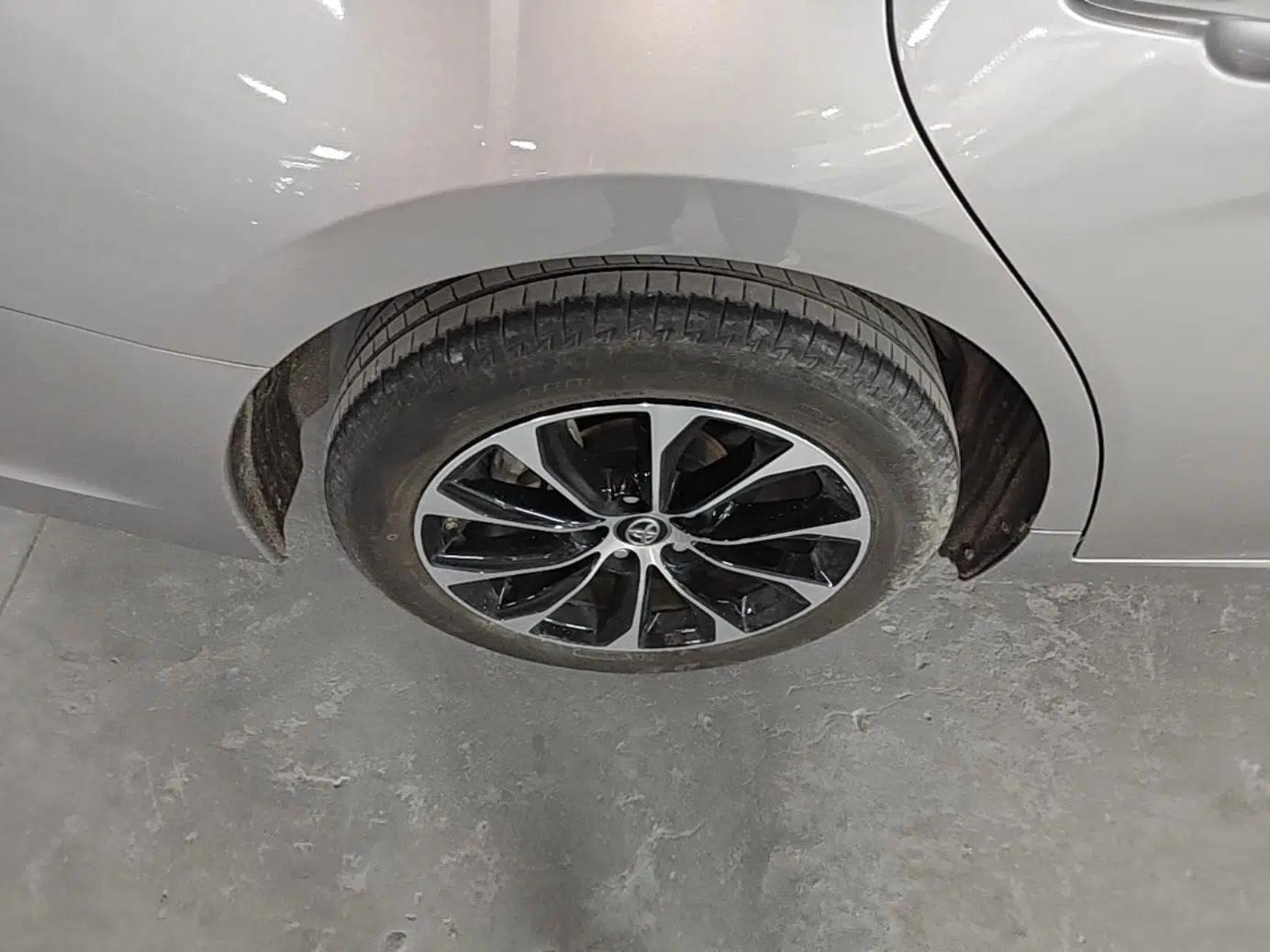 Toyota Avalon 2023 2.0L Luxury Edition — миниатюра 10