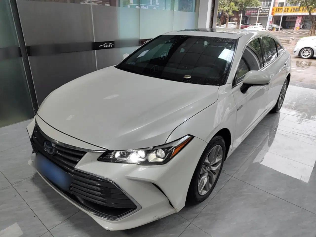 Toyota Avalon 2019 Dual-Engine 2.5L Luxury Edition China VI Standard — миниатюра 1