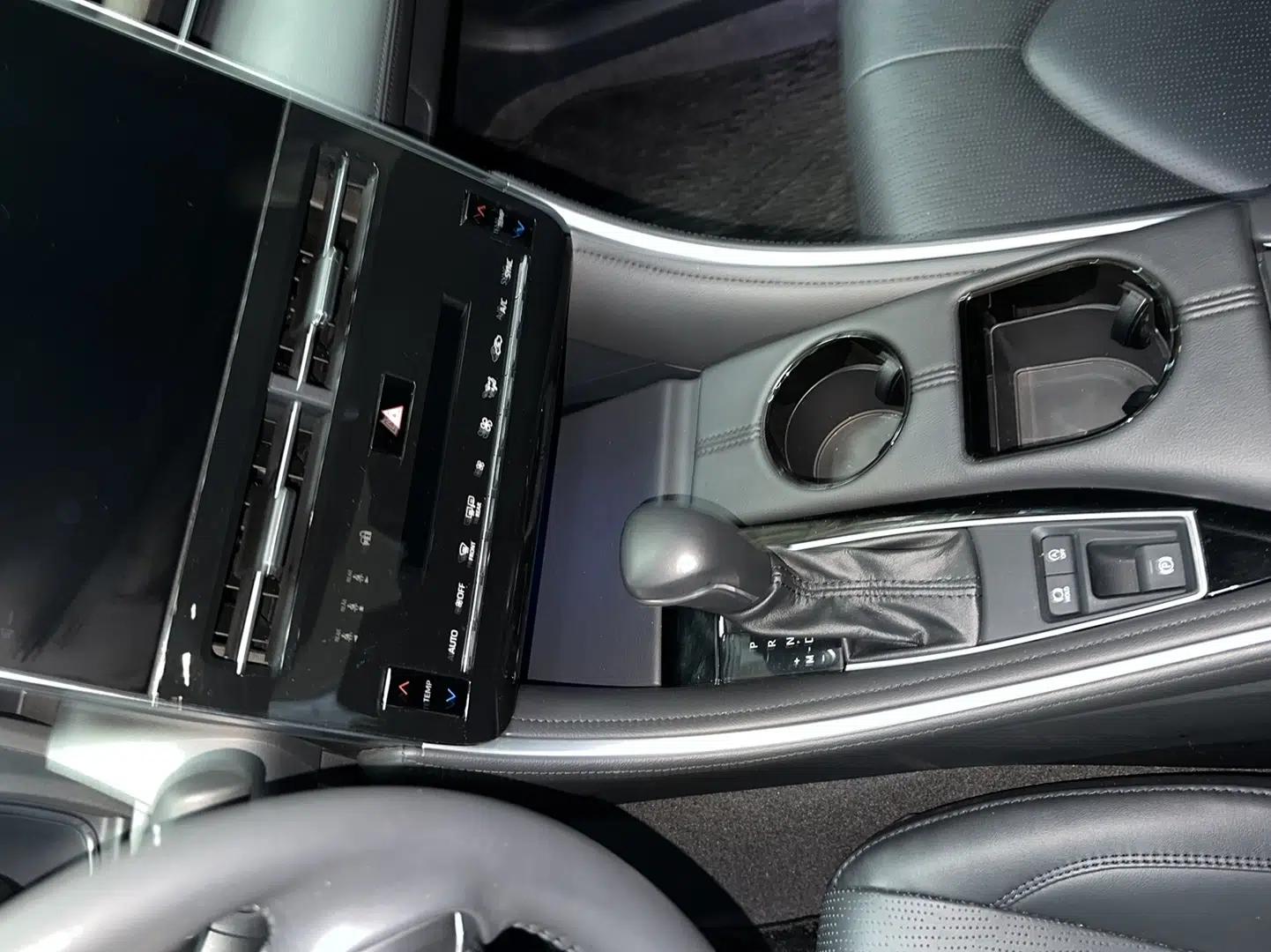 Toyota Avalon 2022 2.0L Luxury Edition — миниатюра 15