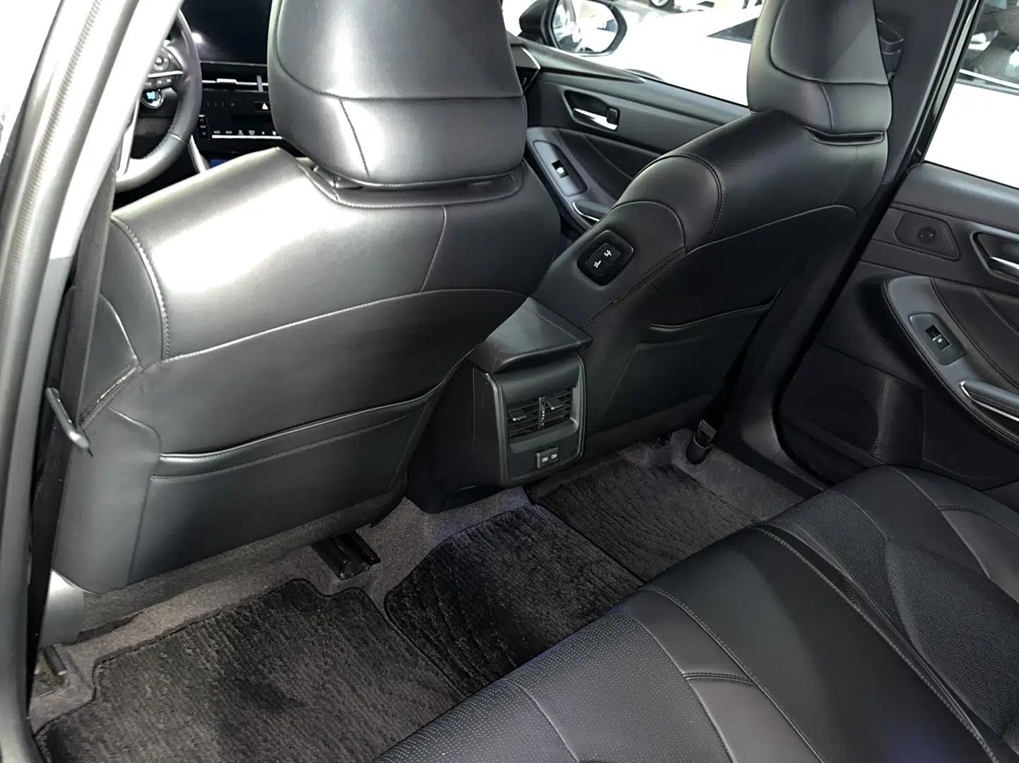Toyota Avalon 2022 2.0L Luxury Edition — миниатюра 8