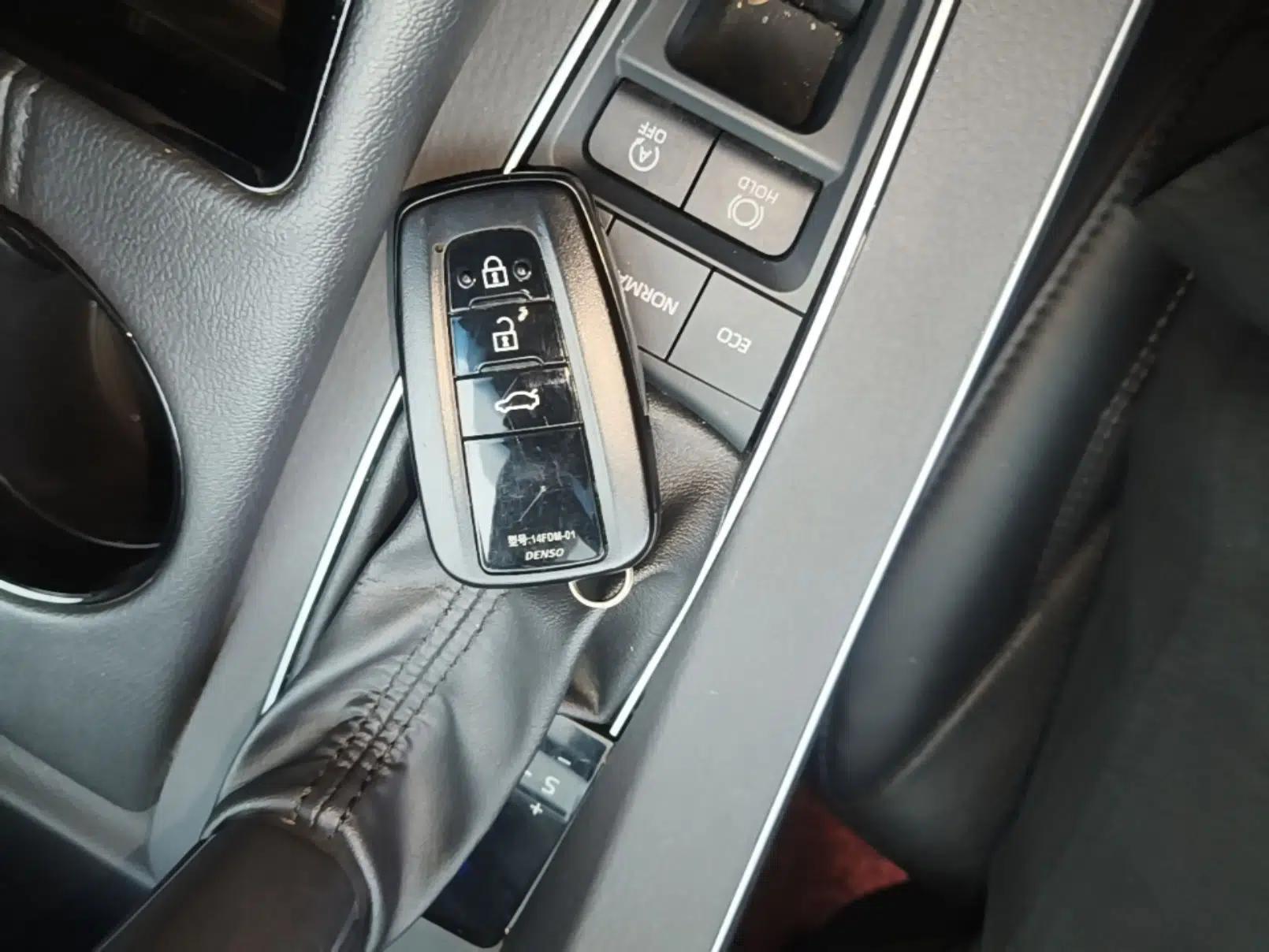 Toyota Avalon 2021 2.5L Luxury Edition — миниатюра 22