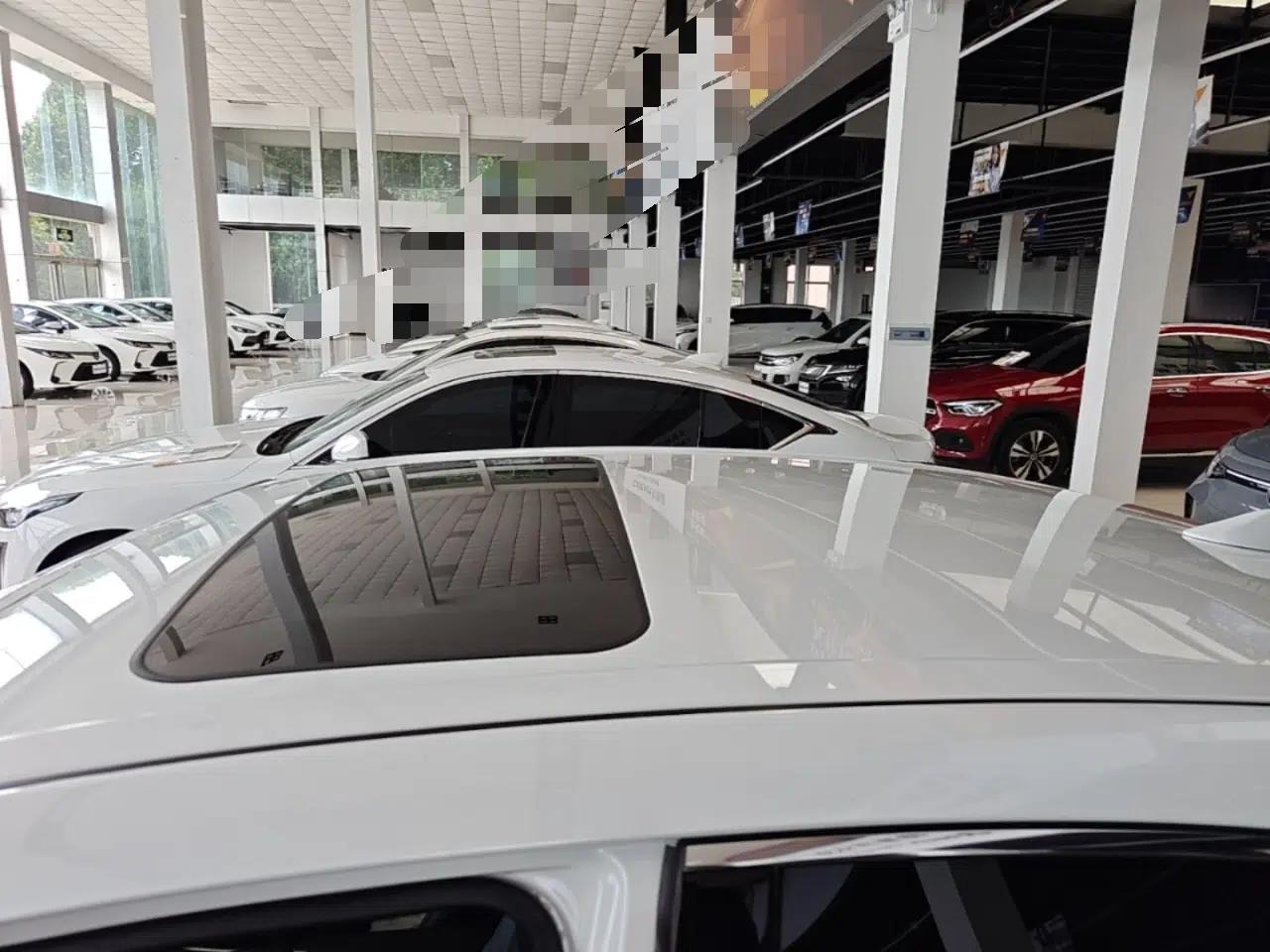 Toyota Avalon 2023 2.0L Premium Edition — миниатюра 11