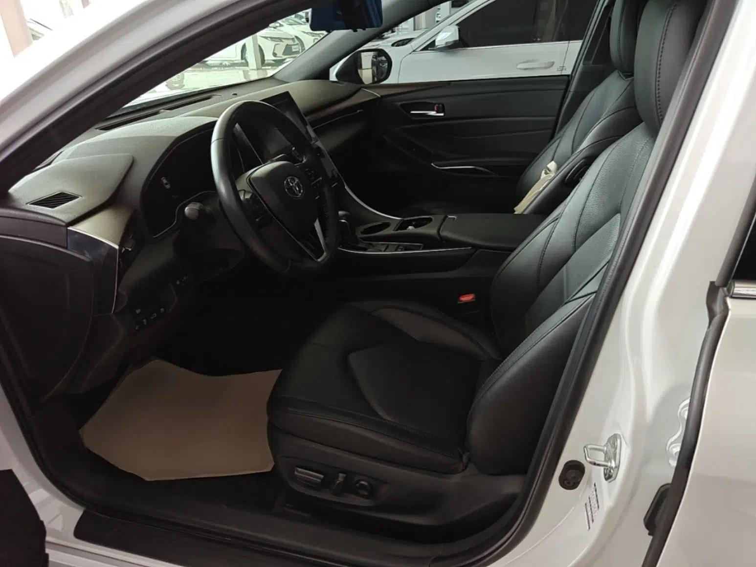Toyota Avalon 2023 2.0L Premium Edition — миниатюра 18