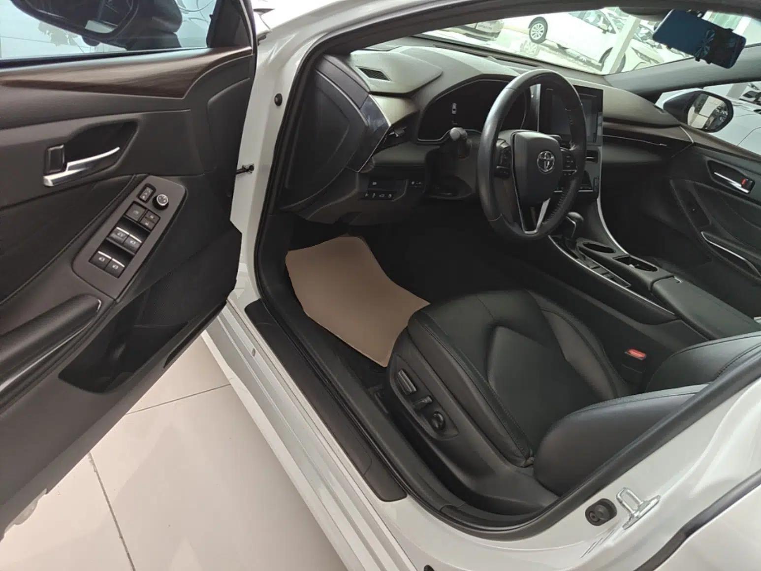 Toyota Avalon 2023 2.0L Premium Edition — миниатюра 19