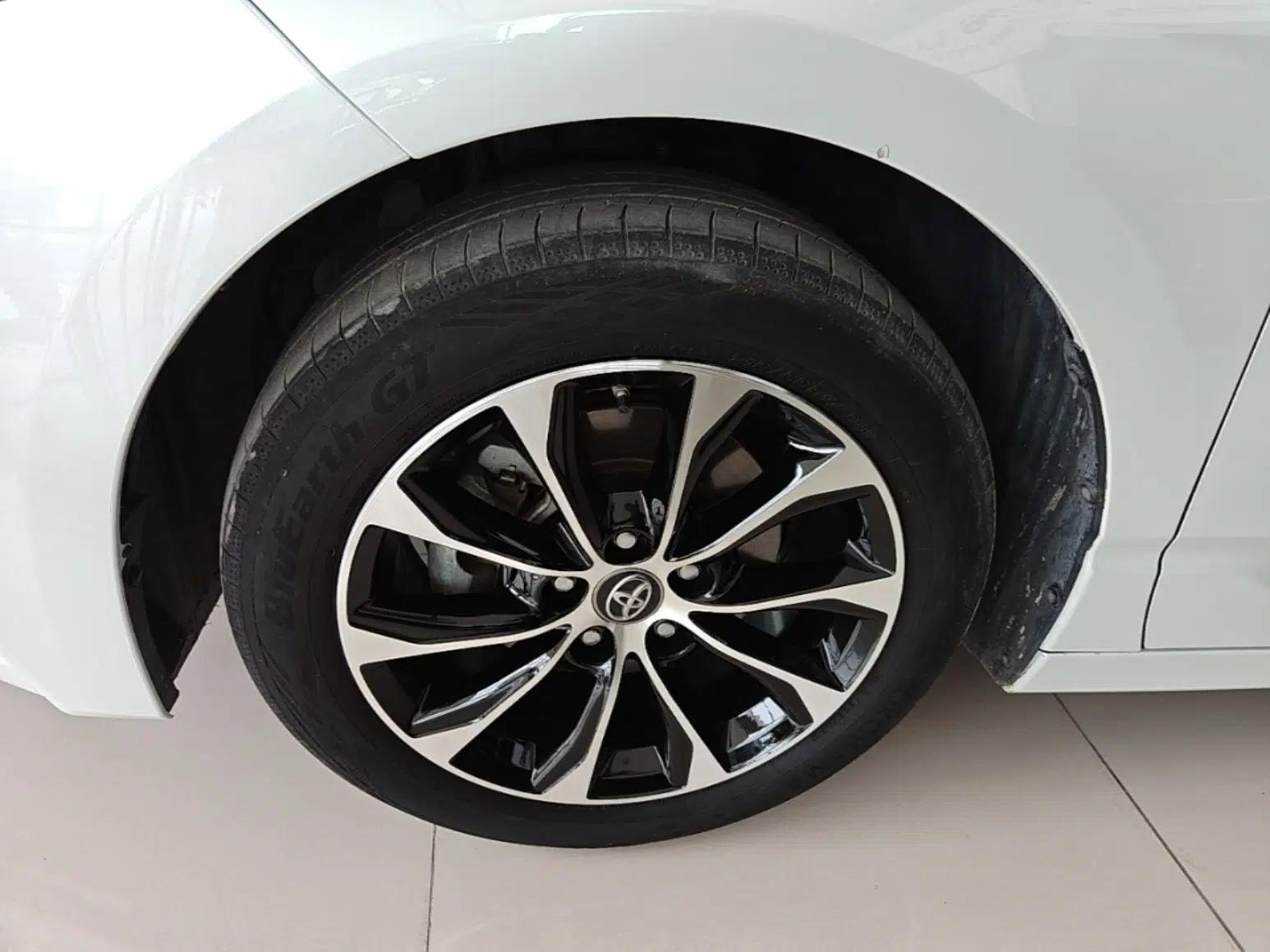 Toyota Avalon 2023 2.0L Premium Edition — миниатюра 8