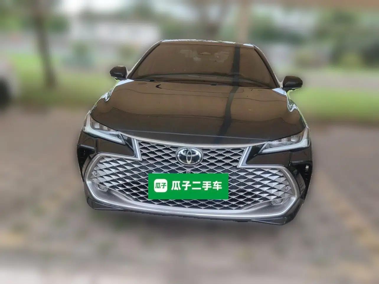 Toyota Avalon 2024 Dual-Engine 2.5L XLE Premium Edition — миниатюра 2