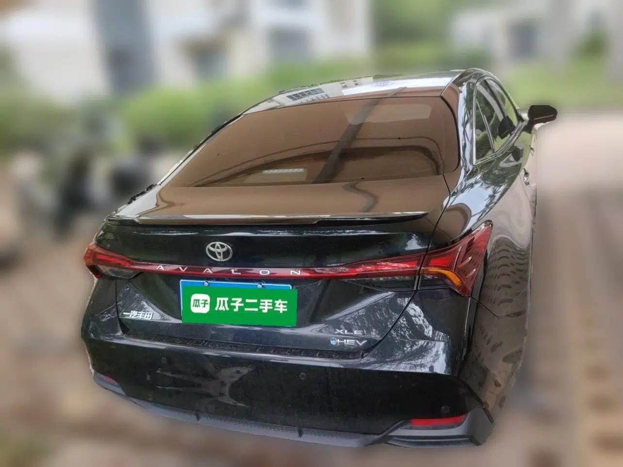 Toyota Avalon 2024 Dual-Engine 2.5L XLE Premium Edition — миниатюра 5