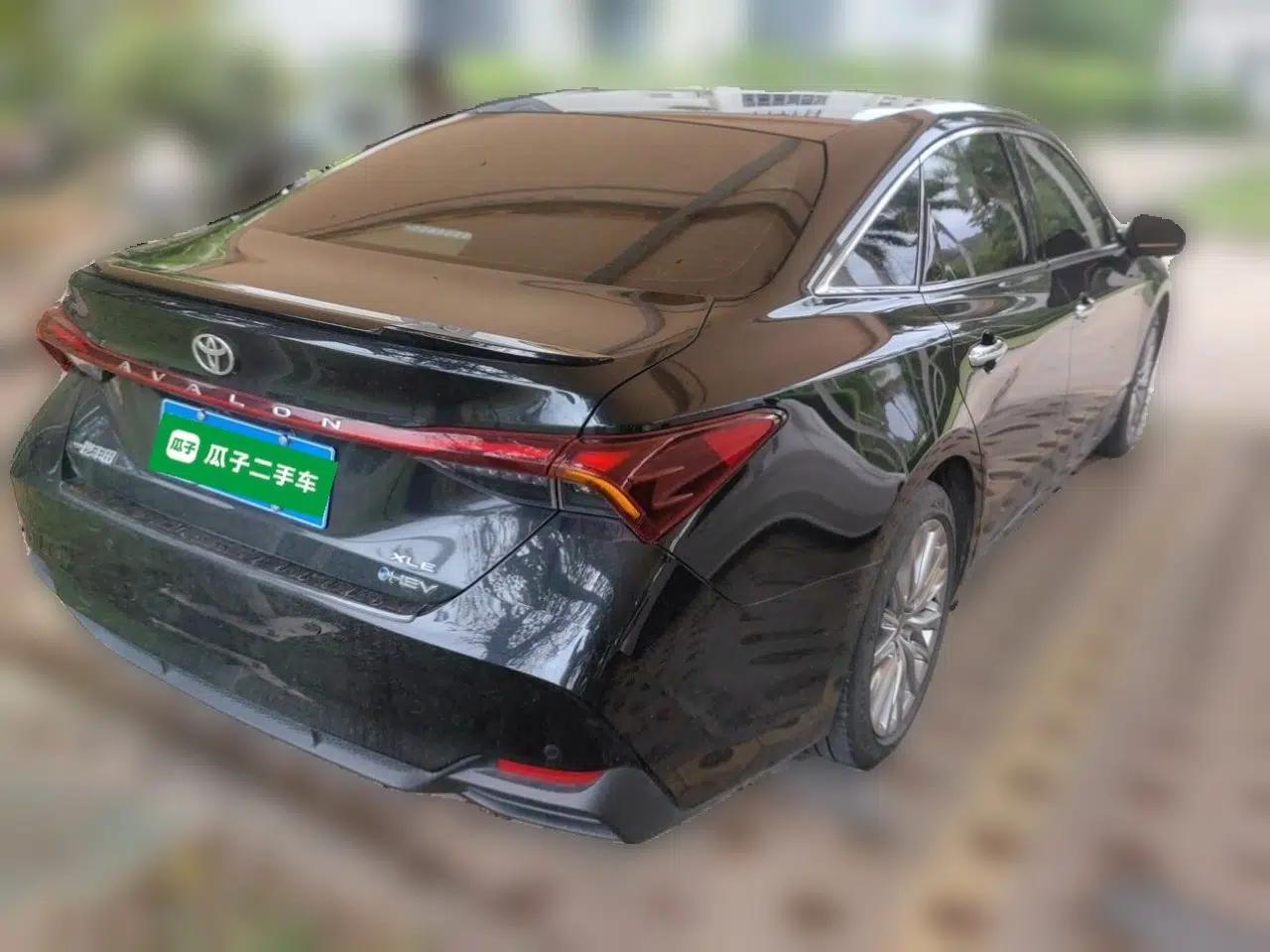 Toyota Avalon 2024 Dual-Engine 2.5L XLE Premium Edition — миниатюра 6