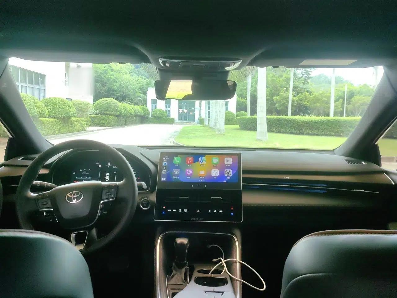Toyota Avalon 2024 Dual-Engine 2.5L XLE Premium Edition — миниатюра 10