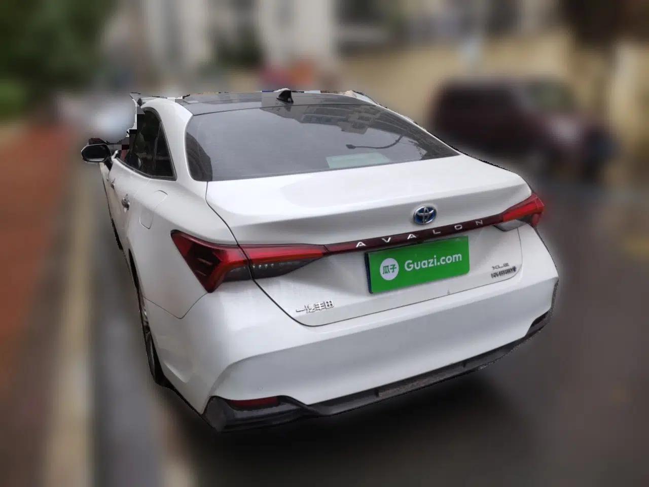 Toyota Avalon 2019 Dual-Engine 2.5L XLE Prestige Version China VI Standard — миниатюра 4