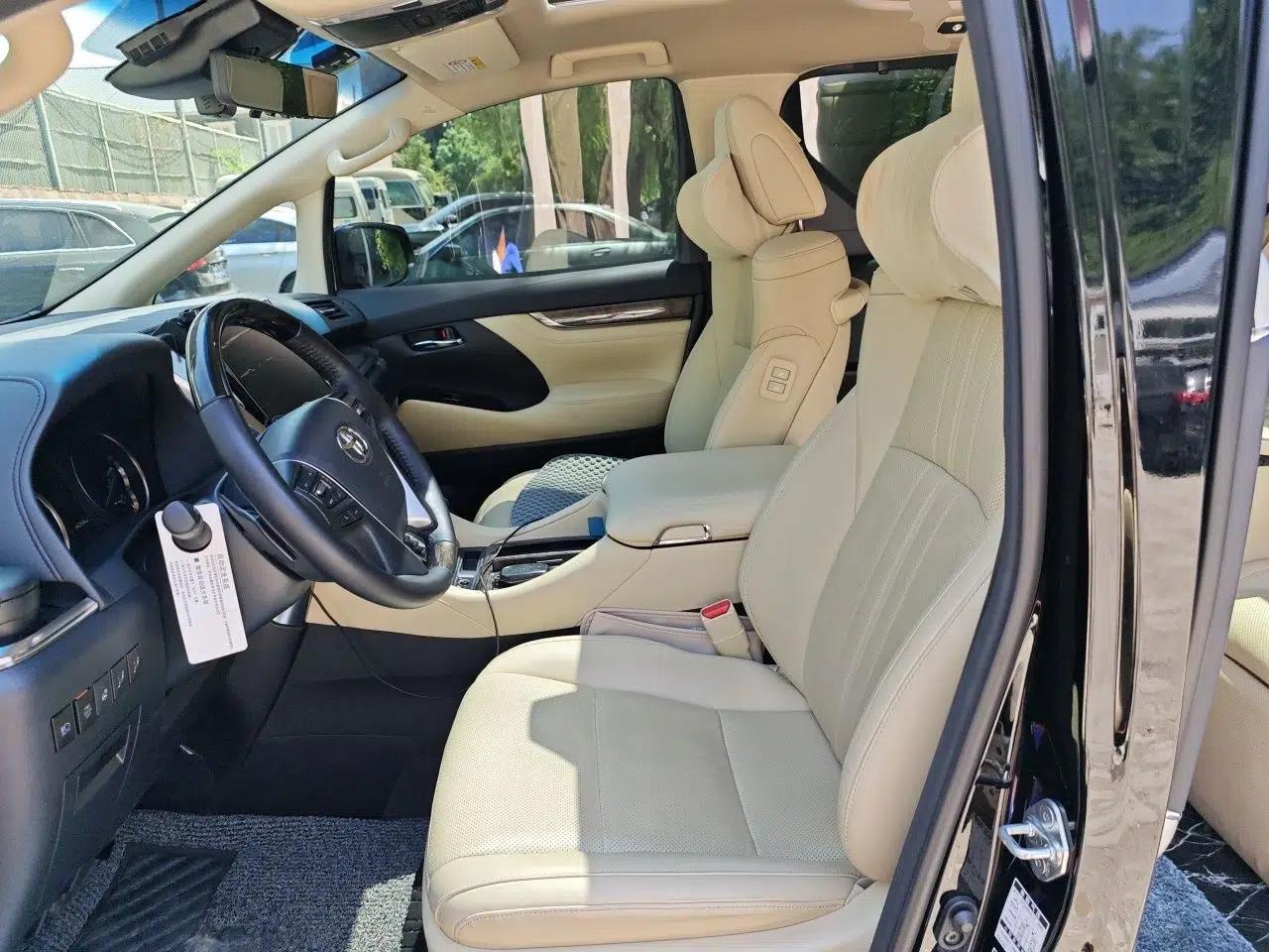Toyota Vellfire 2023 Crown Dual-Engine 2.5L HV Luxury Edition — миниатюра 16