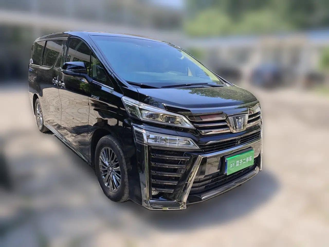Toyota Vellfire 2023 Crown Dual-Engine 2.5L HV Luxury Edition — миниатюра 3
