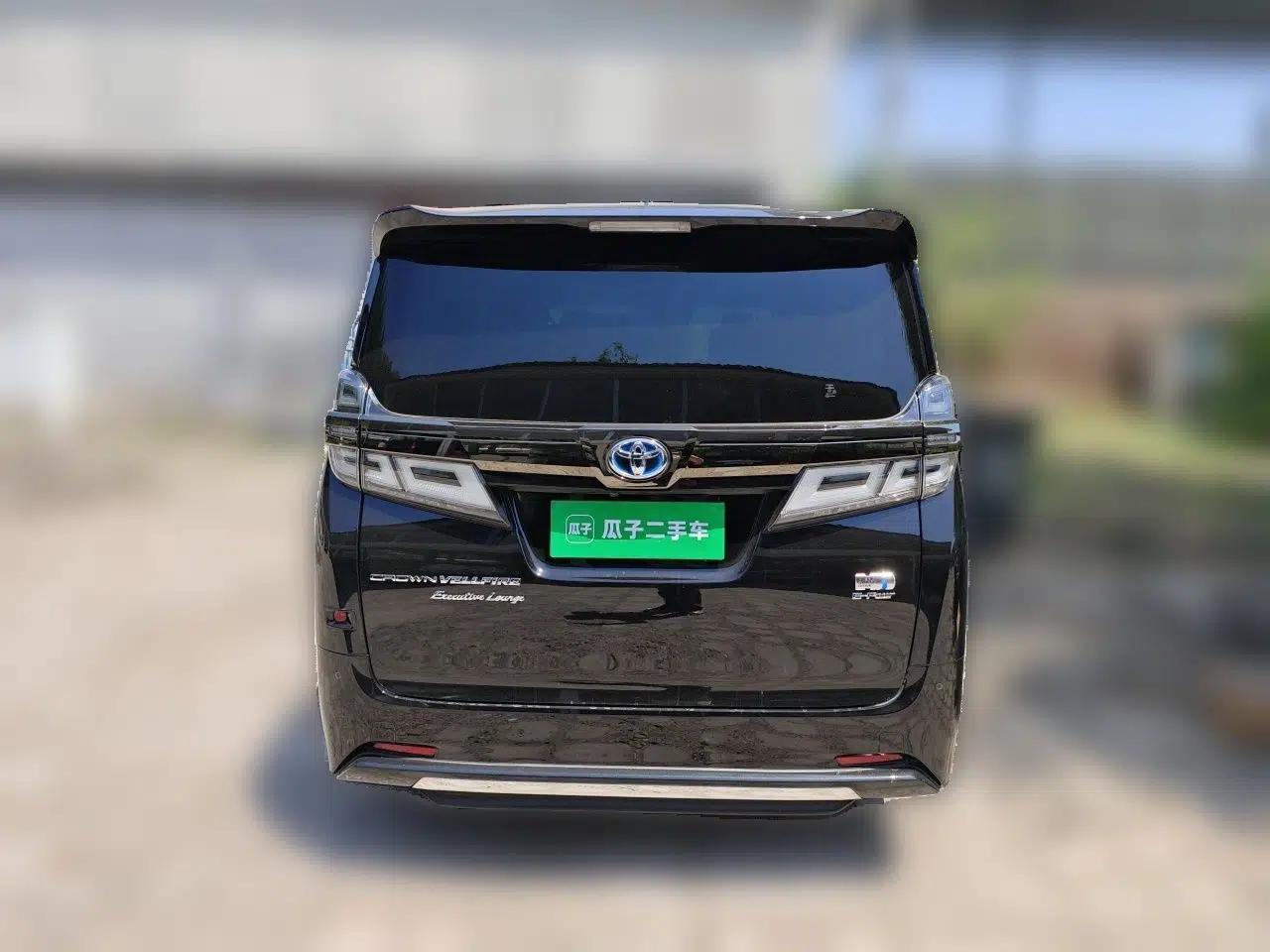 Toyota Vellfire 2023 Crown Dual-Engine 2.5L HV Luxury Edition — миниатюра 5