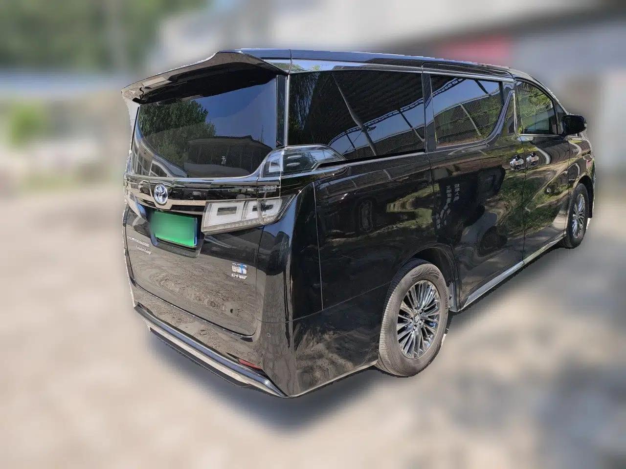 Toyota Vellfire 2023 Crown Dual-Engine 2.5L HV Luxury Edition — миниатюра 6