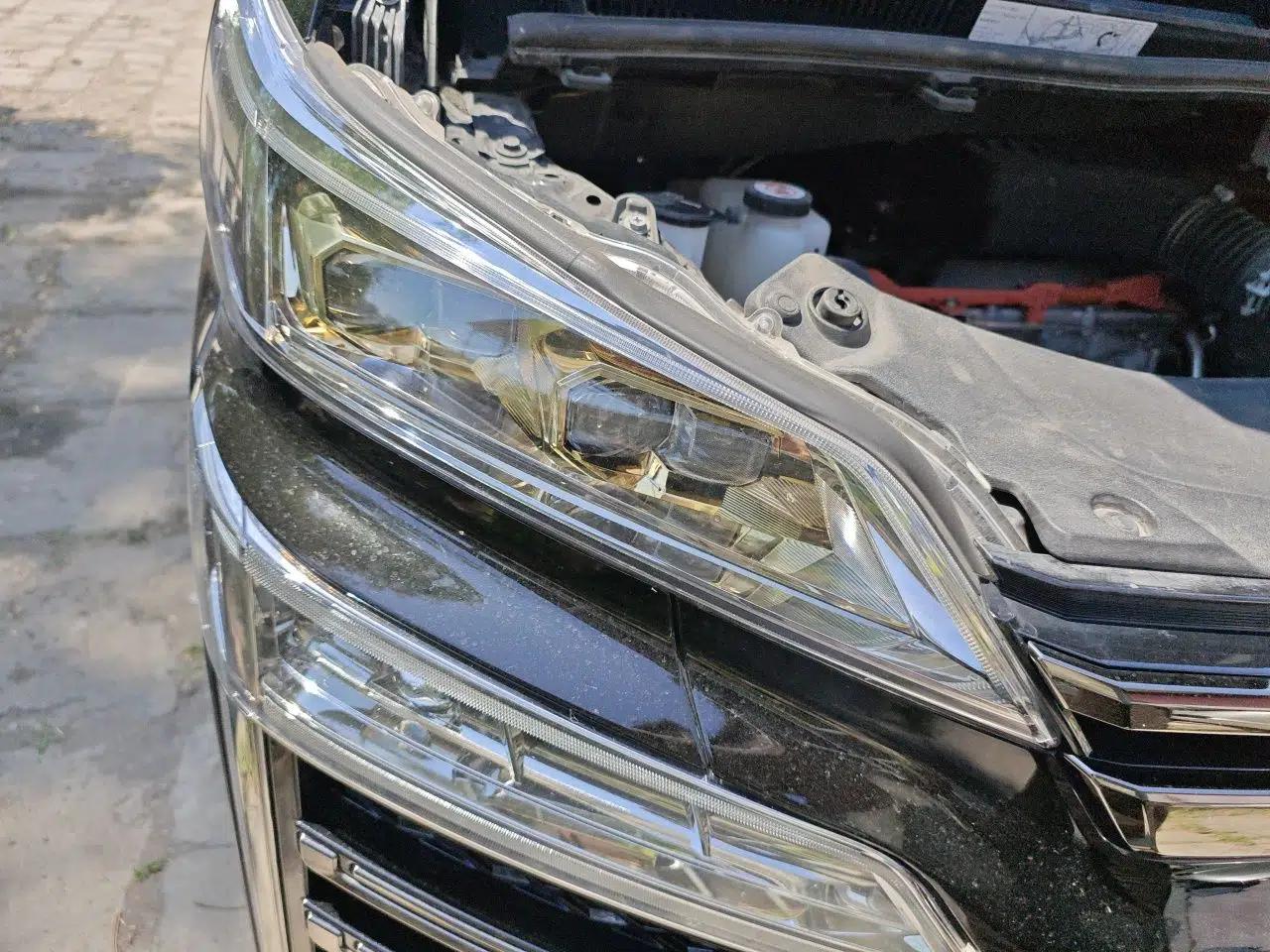 Toyota Vellfire 2023 Crown Dual-Engine 2.5L HV Luxury Edition — миниатюра 7